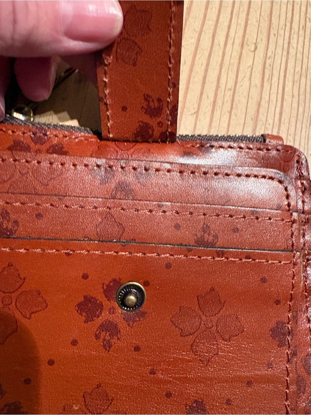 New Patricia Nash Rustic Brown Floral Embossed Leather Card Wallet - Picture 6 of 9